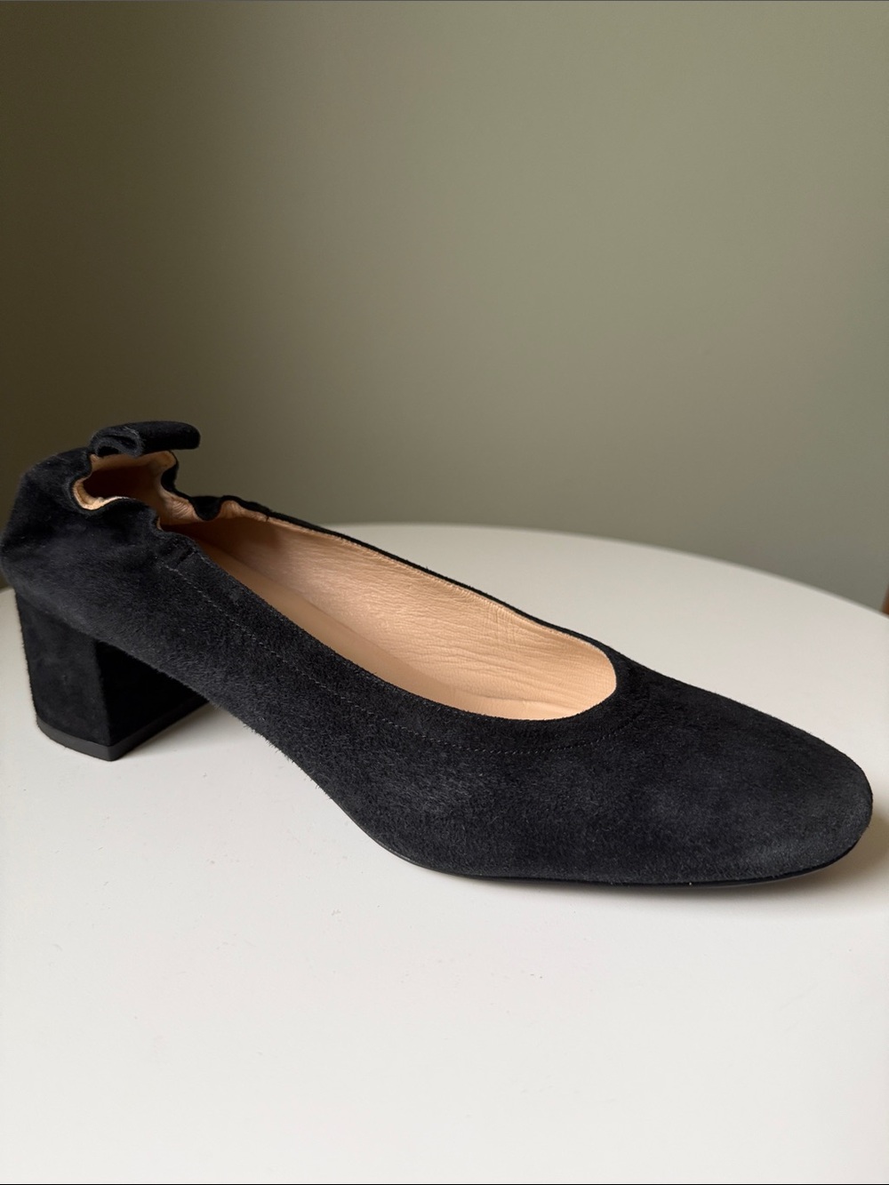 Everlane The Day Heel Black Suede Block Heel Pumps 7.5 Made in Italy Read